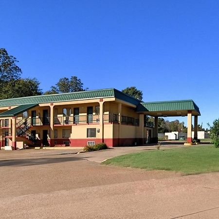 Rodeway Inn Indianola Exterior photo
